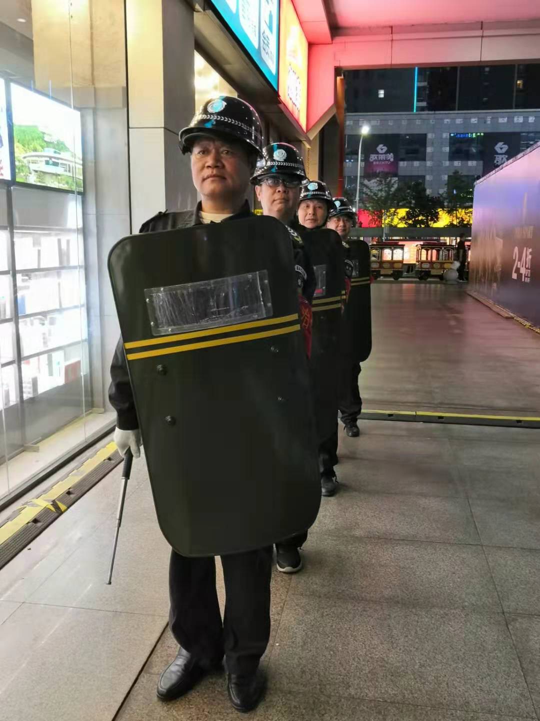 襄陽(yáng)戎安今天給大家介紹下保安員的11點(diǎn)工作職責(zé)！
